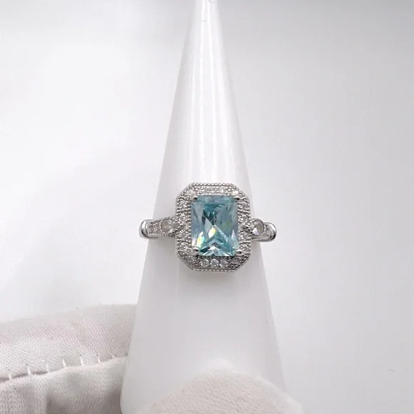 .925 Sterling Silver Aquamarine Cz Ring - Picture 10 of 16